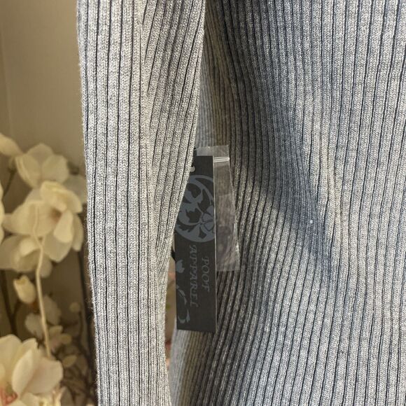 POOF Button Down V-Neck Long Sleeve Gray Cardigan Sweater Women's Size M - Picture 5 of 6